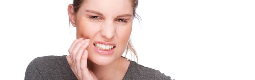 Больно ли ставить импланты: все о процедуре протезирования зубов
