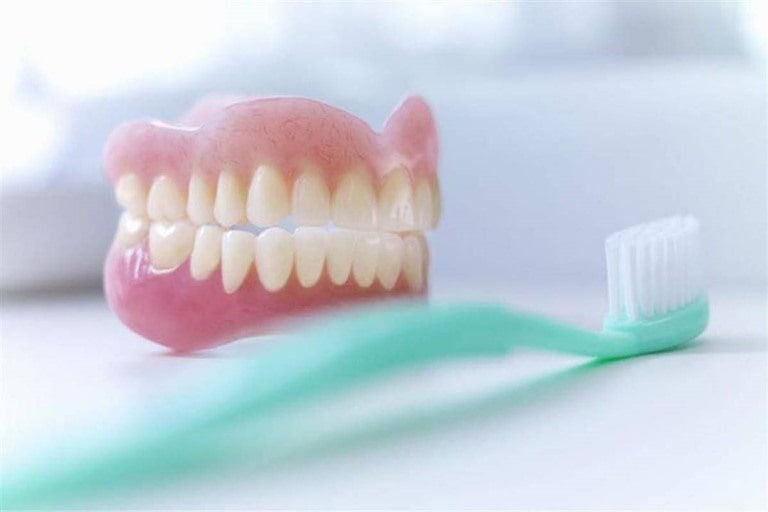 Преимущества установки частичного зубного протеза