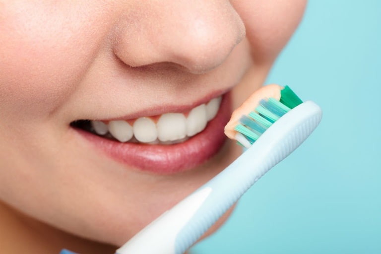 Профессиональные способы укрепления шатающихся зубов у взрослых и детей