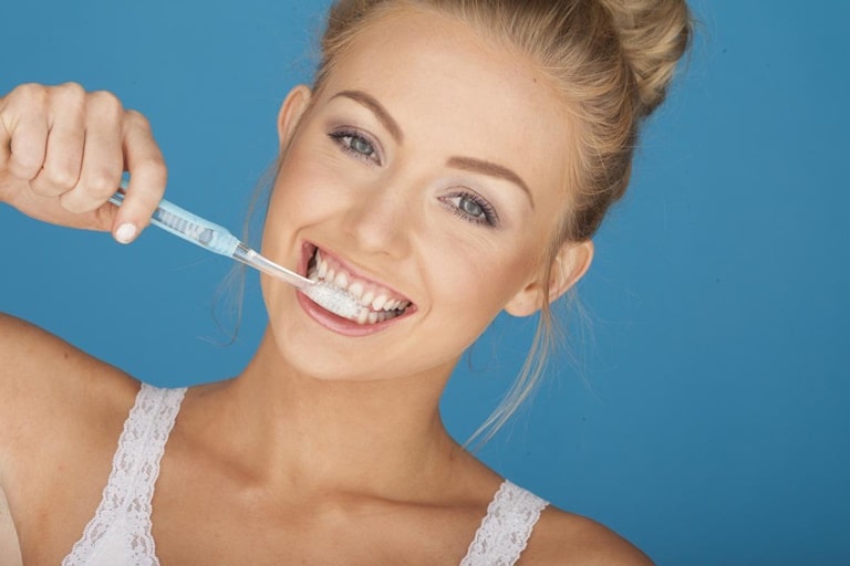 Эффективная профилактика потемнения зубов