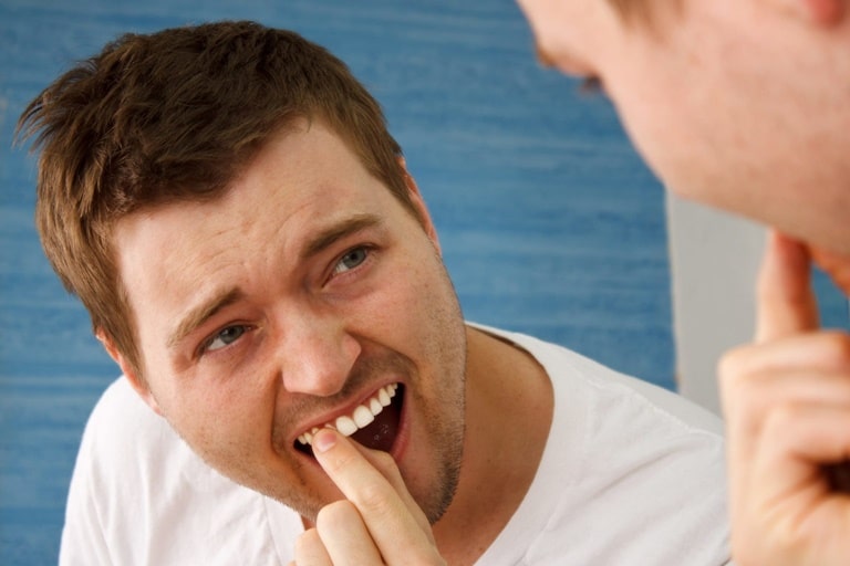 Насколько сильно могут шататься здоровые зубы