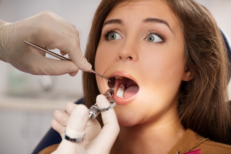 Показания и противопоказания к удалению верхнего зуба