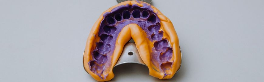 Зубные оттискные ложки, их виды и применение
