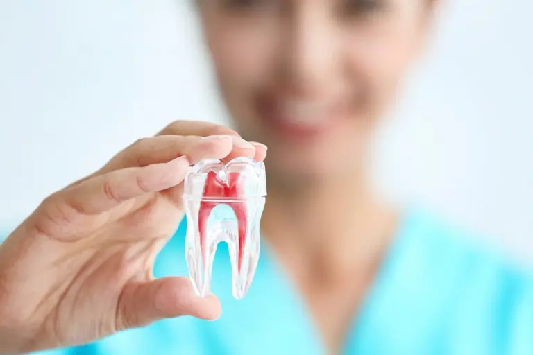 Может ли болеть мертвый зуб?