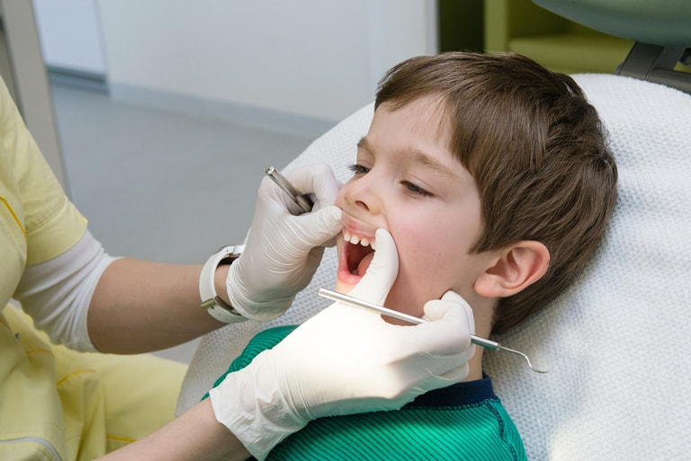 удаление зубов у детей