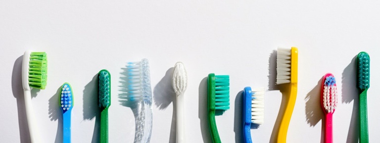 критерии выбора лучшей зубной щетки для взрослых