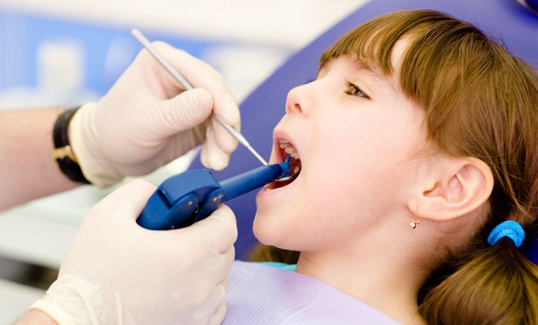 как избежать появления гнилых зубов у детей
