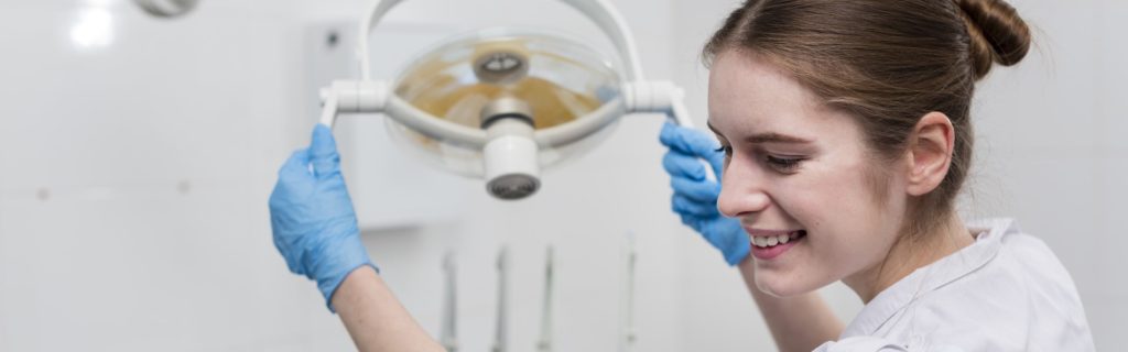 Кариес между зубами: современные методы диагностики и лечения