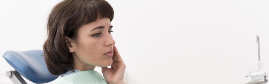 Отек после удаления зуба: сколько держится и как снять